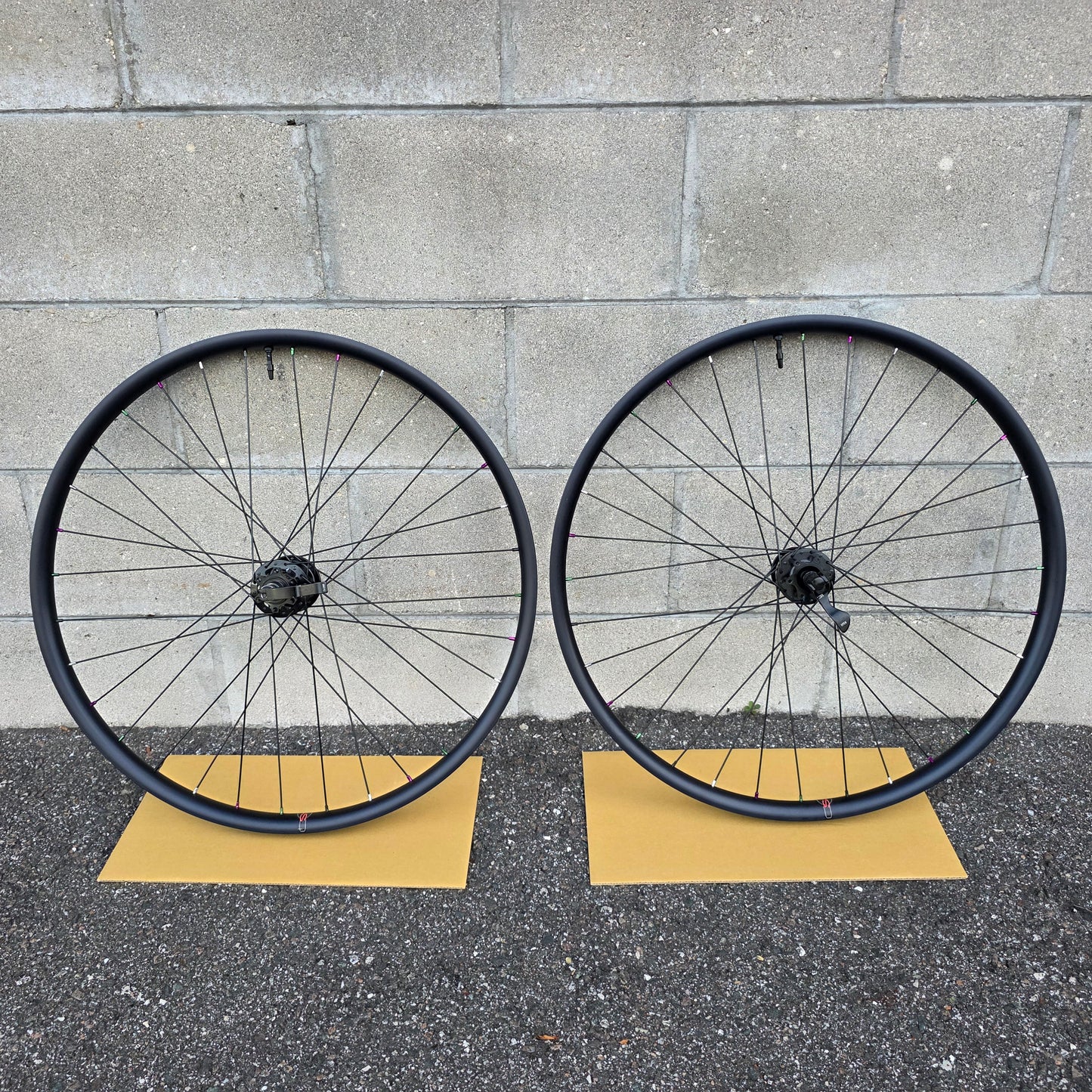 Velocity Blunt SS 27.5 wheelset SP Dynamo QR Sram XDR