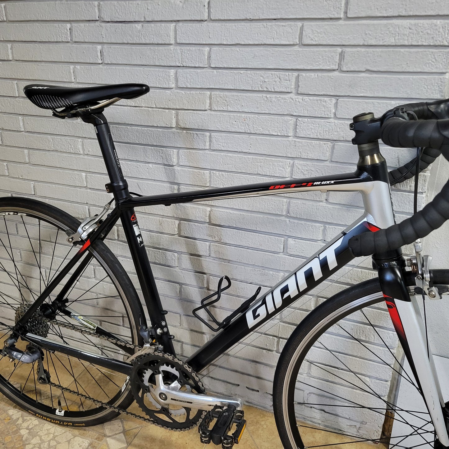 2015 Giant Defy Road Bike (Medium)