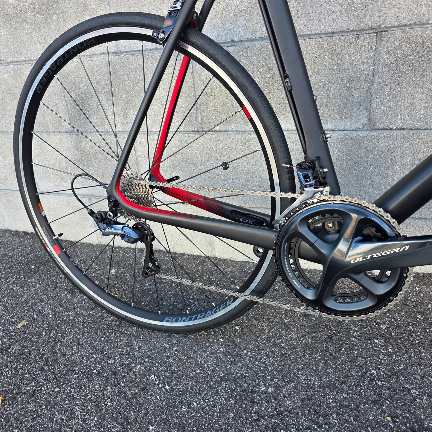 Trek Domane SLR 60cm Ultegra Carbon Road Bike