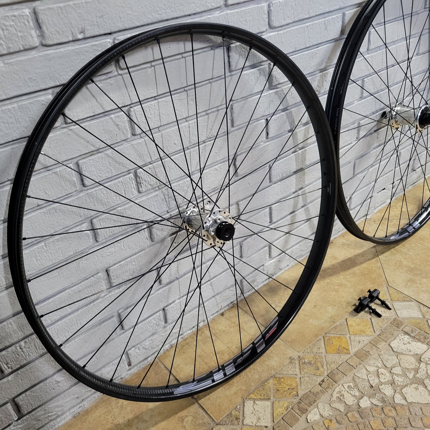 Zipp 3zero Moto Carbon Wheelset Industry Nine Hydra 29 Boost XD