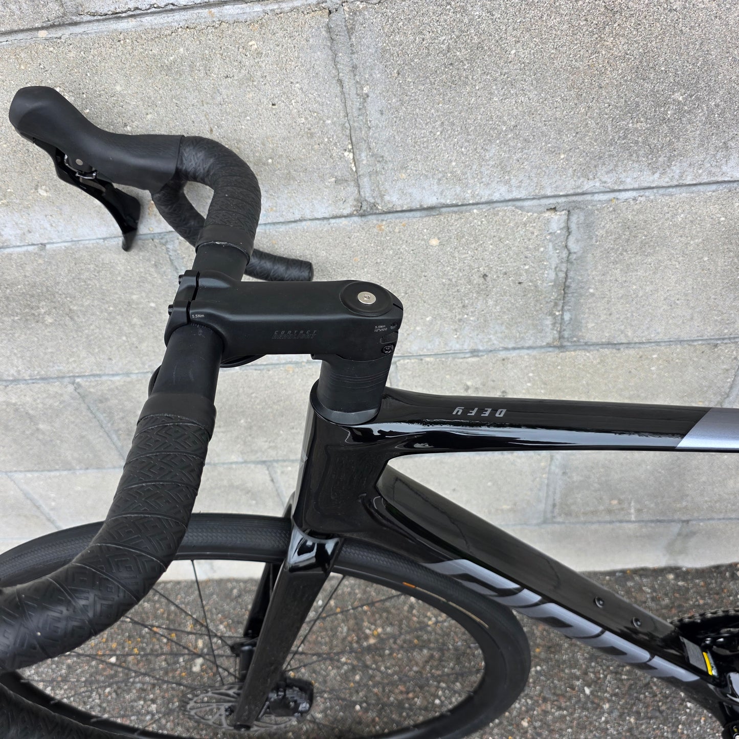 2025 Giant Defy Advanced 2 Carbon (Size Medium)
