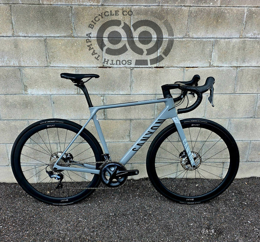 2022 Canyon Ultimate CF SL (Medium) Ultegra, Carbon Wheels, 4iiii