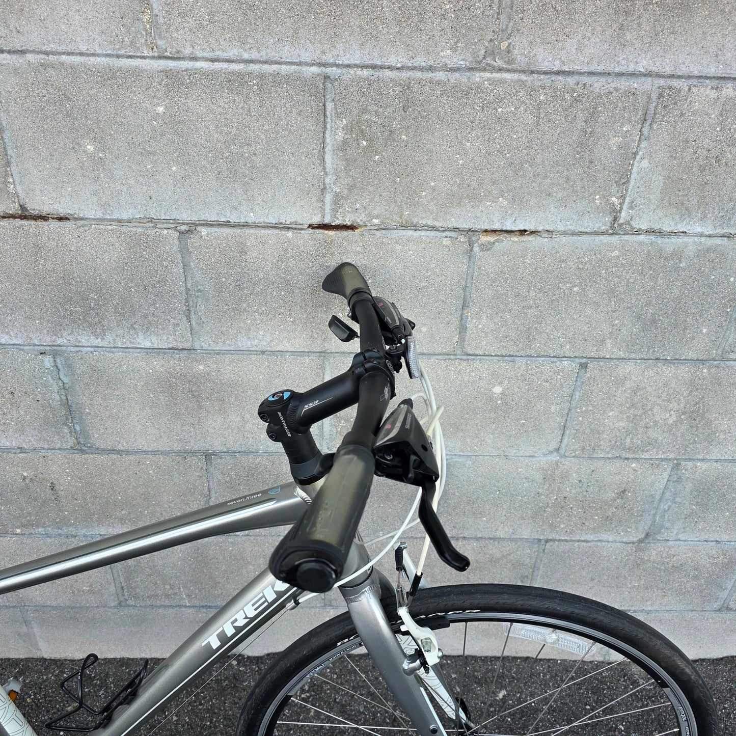 Trek FX 7.3 Women's Fitness Hybrid bike Medium (In Store Pick-up Only)