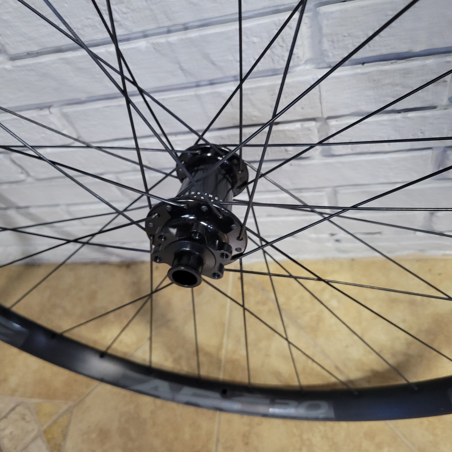 Race Face ARC 30 wheelset Industry Nine Hydra Non-Boost QR