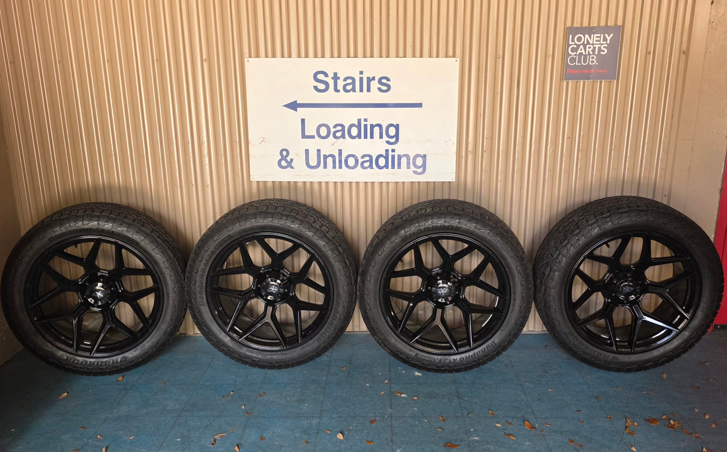 22" Wheels and Hankook Dynapro AT2 Xtreme RF12 305/45r22 tires RAM Chevy 6x139.7 6x135