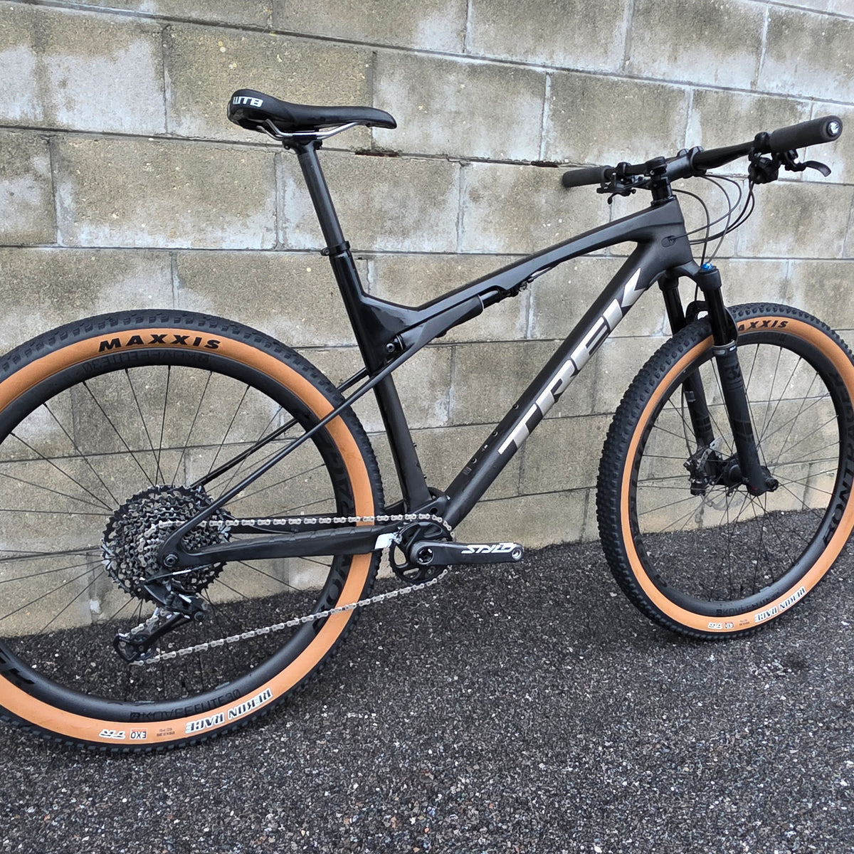 Trek SuperCaliber 9.8 GX Carbon (XXL 23") Kovee Carbon Wheels