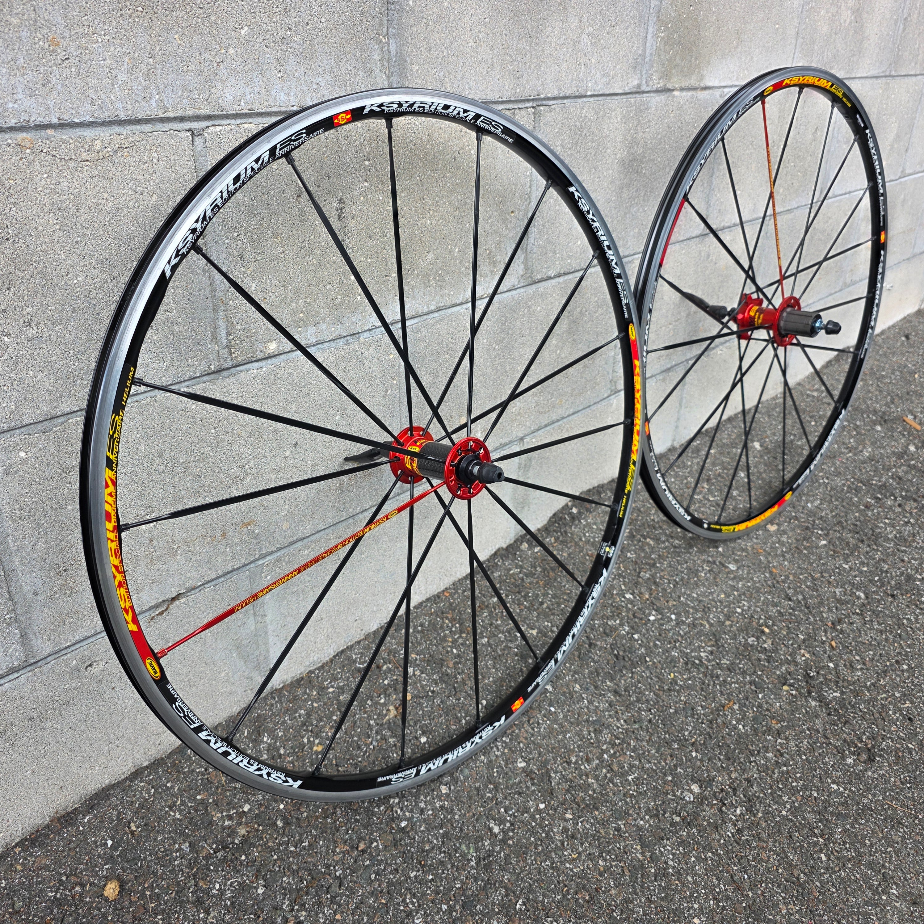 Mavic Ksyrium ES Anniversary Helium 700C Clincher Road Bike