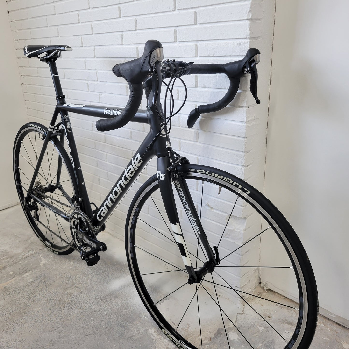 2015 Cannondale Caad10 5 105 Road Bike (56cm)