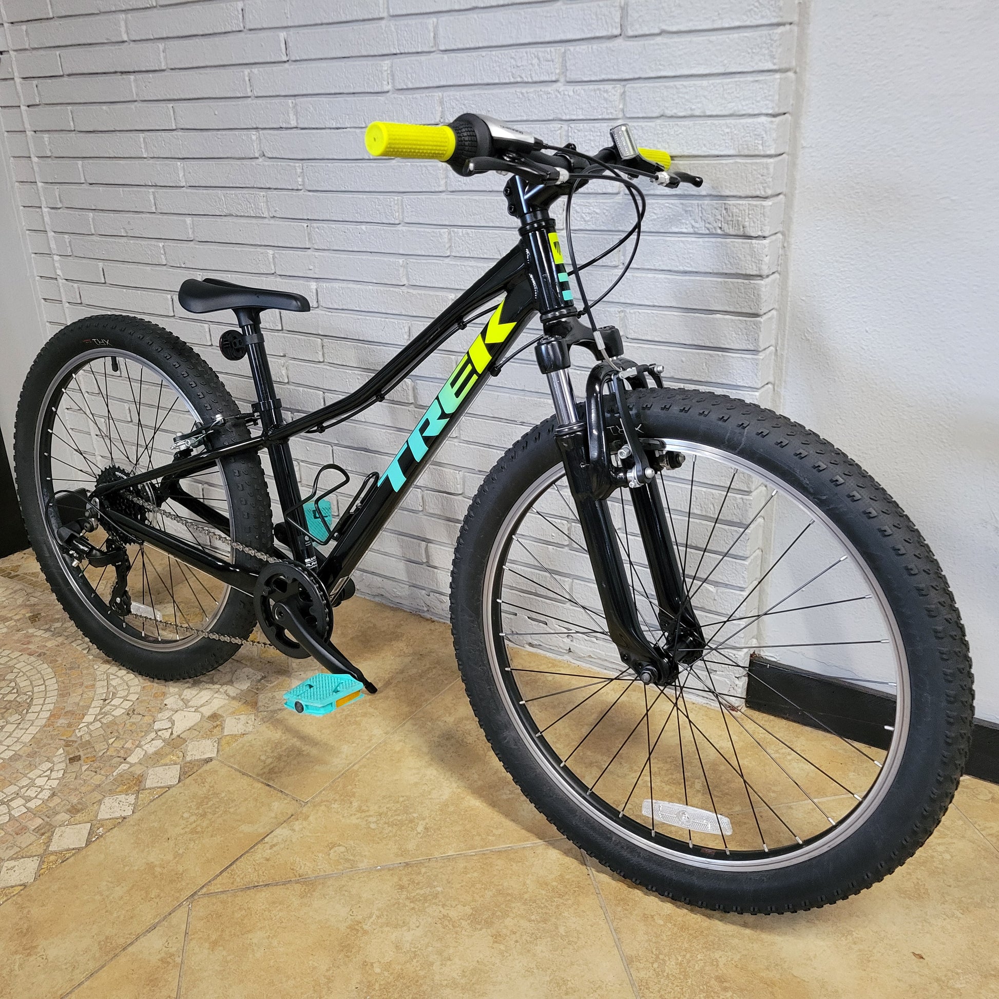 Trek PreCaliber 24 Kids Mountain Bike – South Tampa Bicycle Co Trek PreCaliber 24 Kids Mountain Bike – South Tampa Bicycle Co