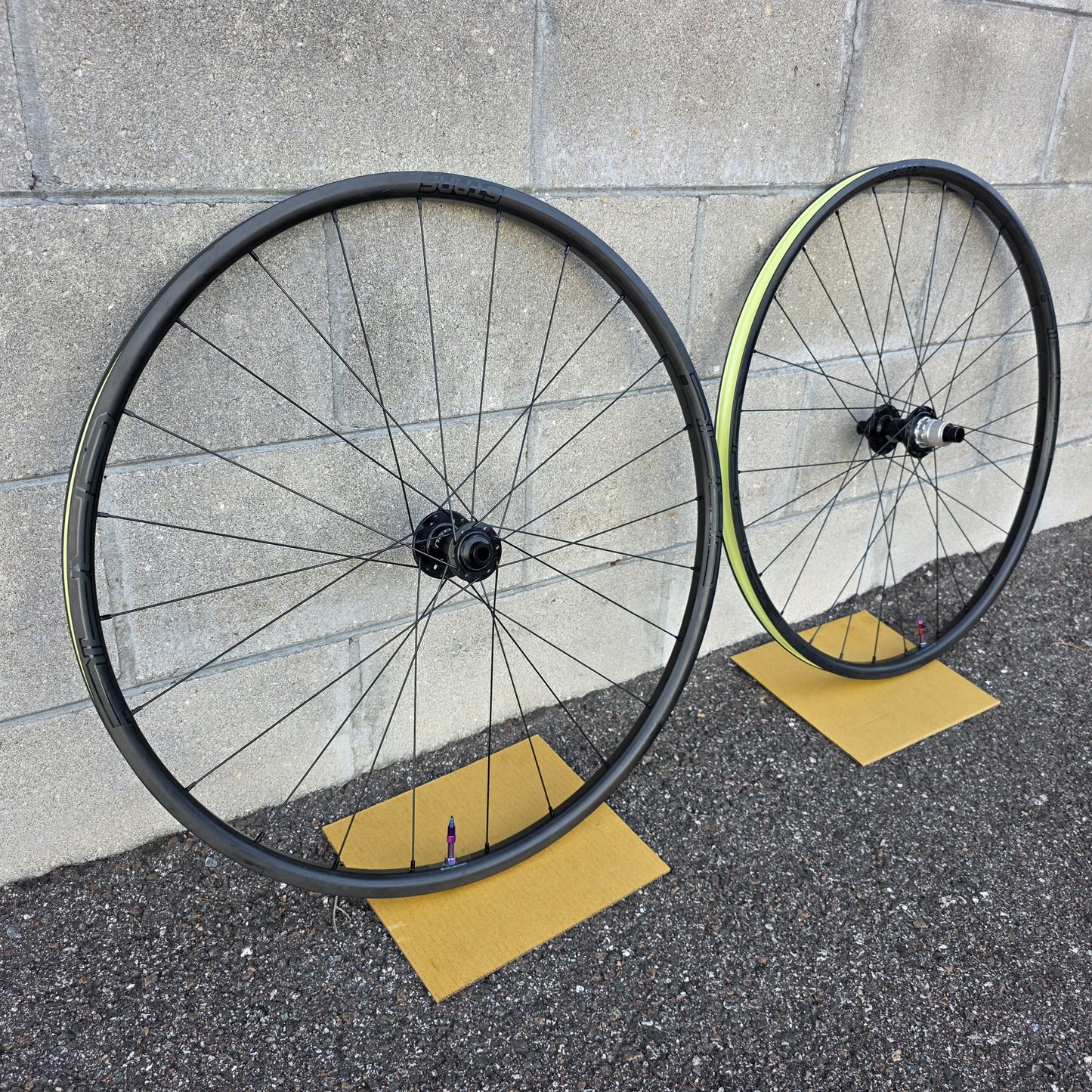 Stan's Grail CB7 Carbon Gravel Wheelset 1380g XDR
