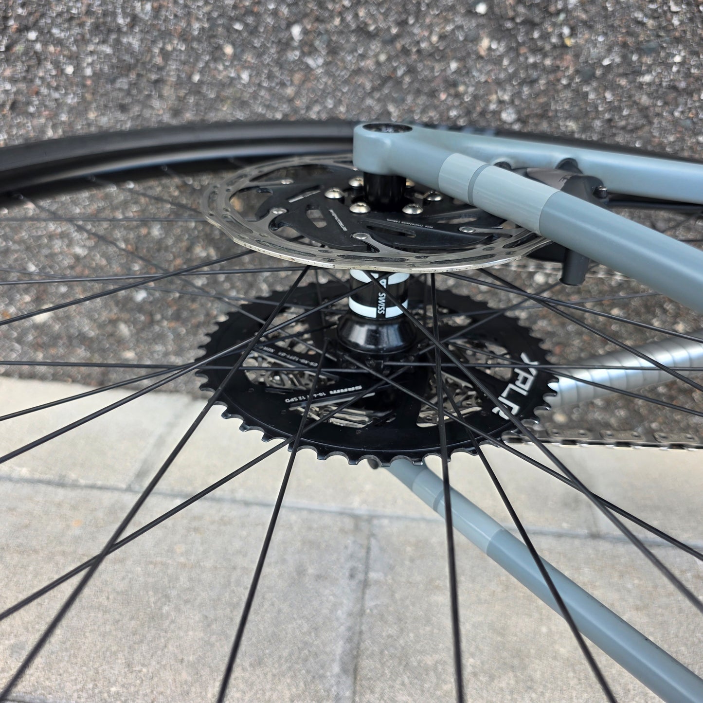 Open Wide (Medium)Carbon Gravel Bike Force AXS