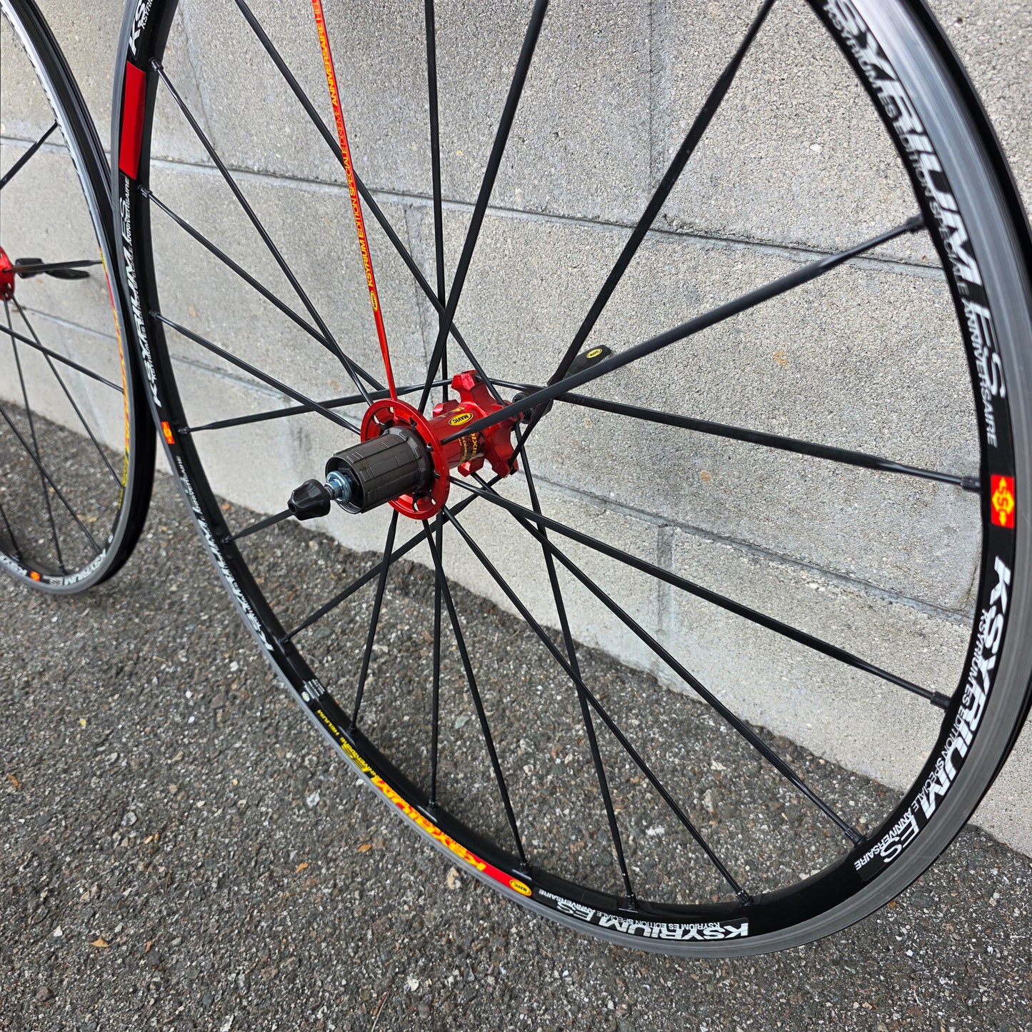 Mavic Ksyrium ES Anniversary Helium 700C Clincher Road Bike Wheelset