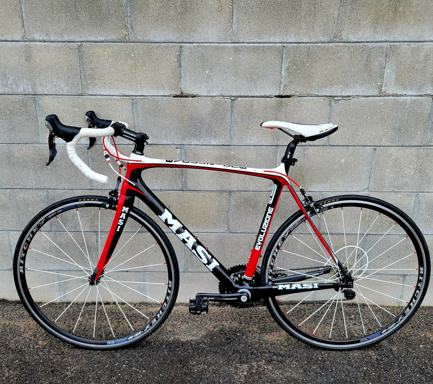 Masi Evoluzione Carbon Road Bike 57cm 105