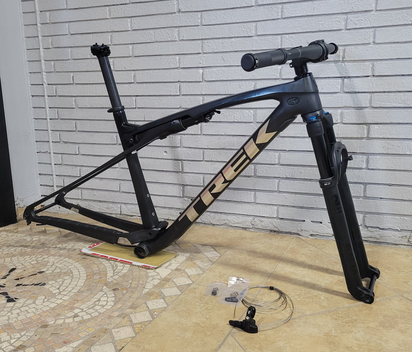 2022 Trek SuperCaliber 9.8 Carbon frameset (Large)