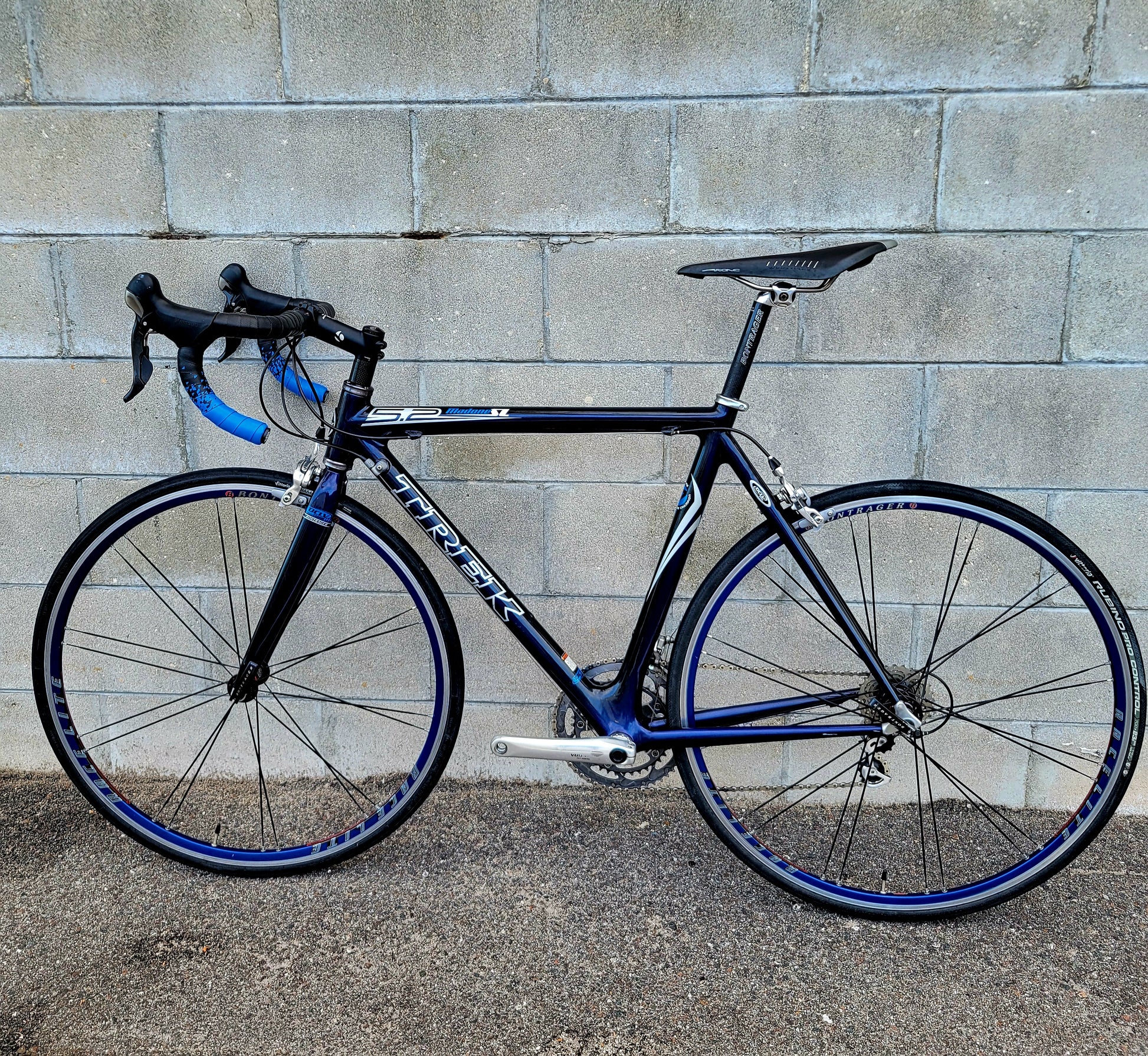 Trek Madone 5.2 56cm Carbon Road Bike – South Tampa Bicycle Co Trek Madone 5.2 56cm Carbon Road Bike – South Tampa Bicycle Co