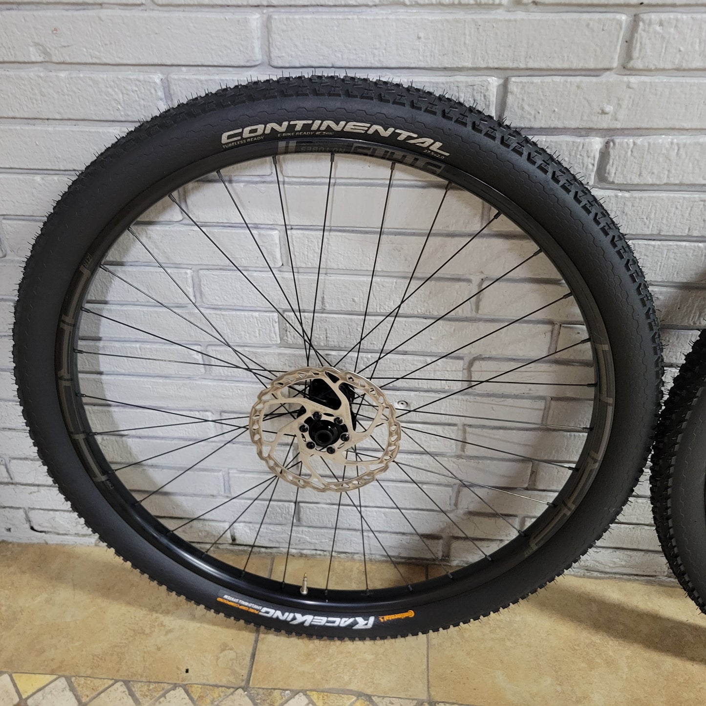 Stan's Arch MK3 27.5 650b Gravel Wheelset, Continental Race King