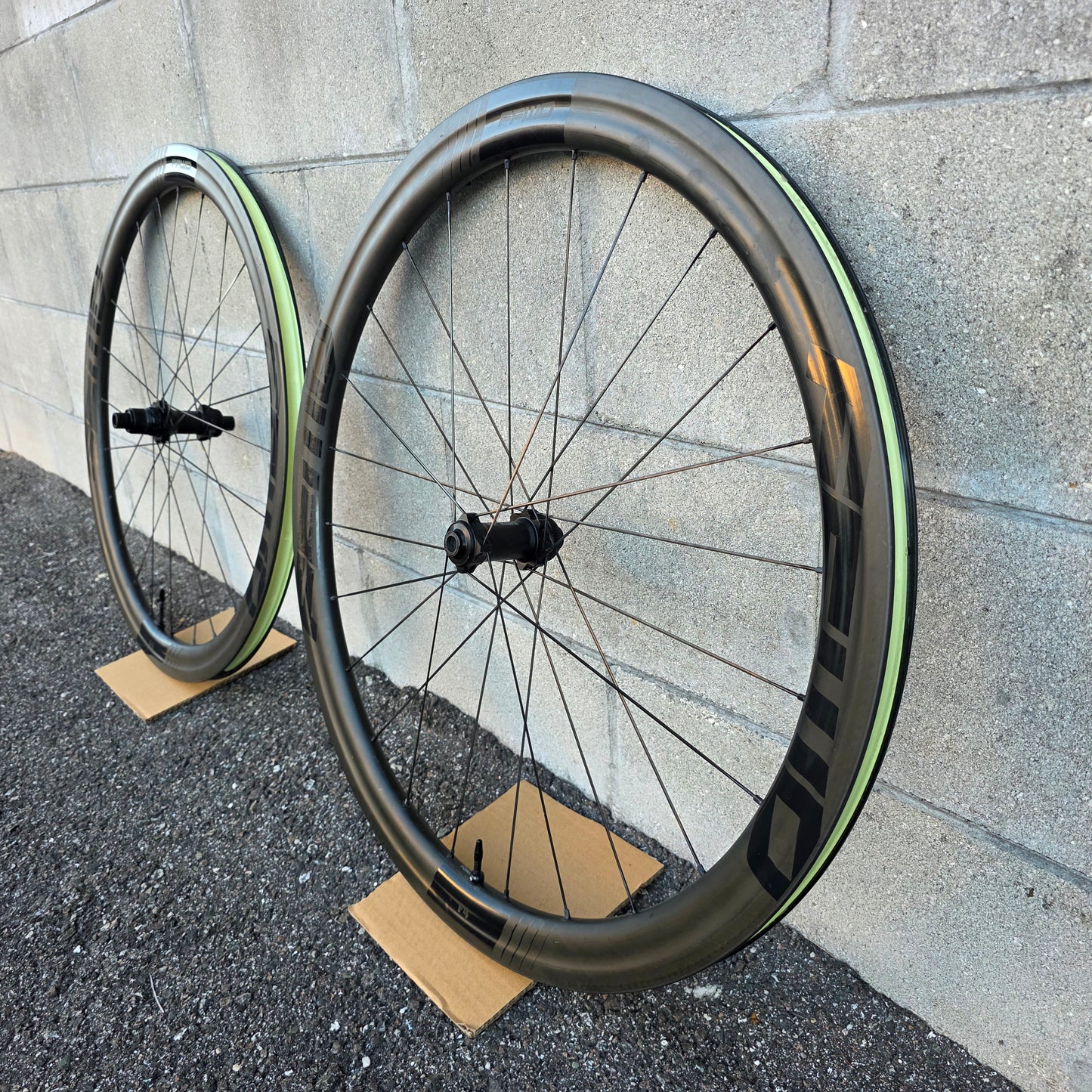 FFWD FCC F4D Carbon Disc Wheelset DT Swiss 240 road gravel XDR