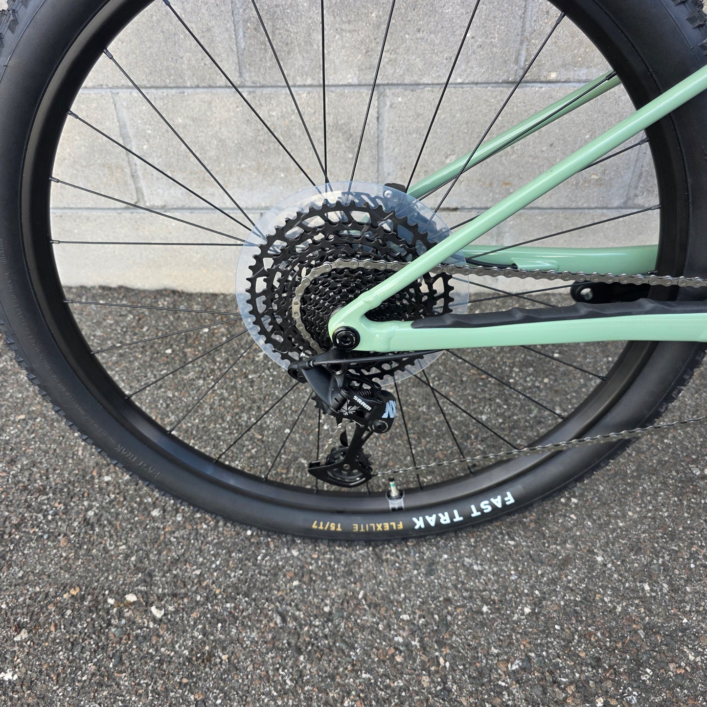 2026 Specialized Chisel (Large) Upgraded Suspension