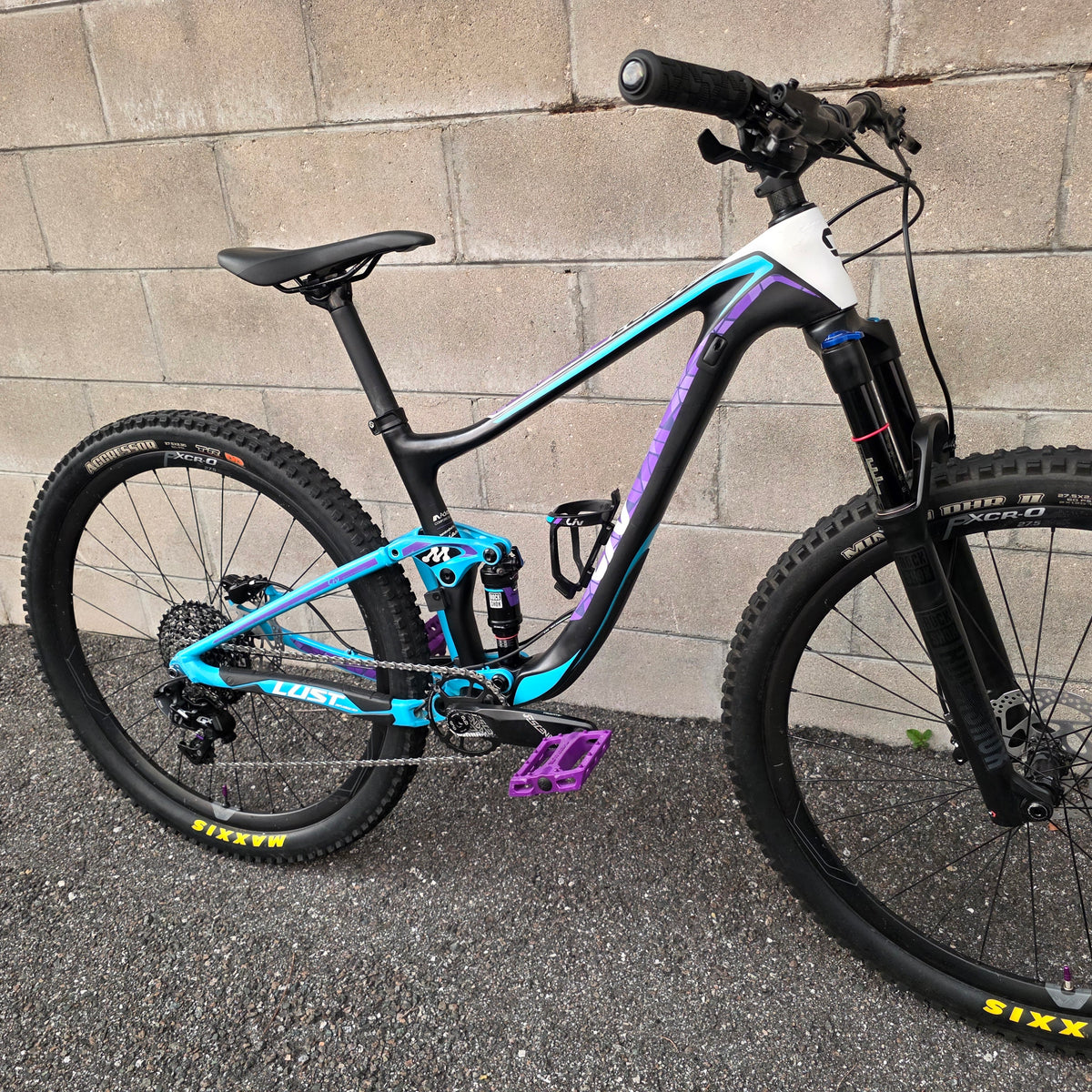 Liv Lust Advanced Carbon 27.5 (Size Small) Mountain Bike