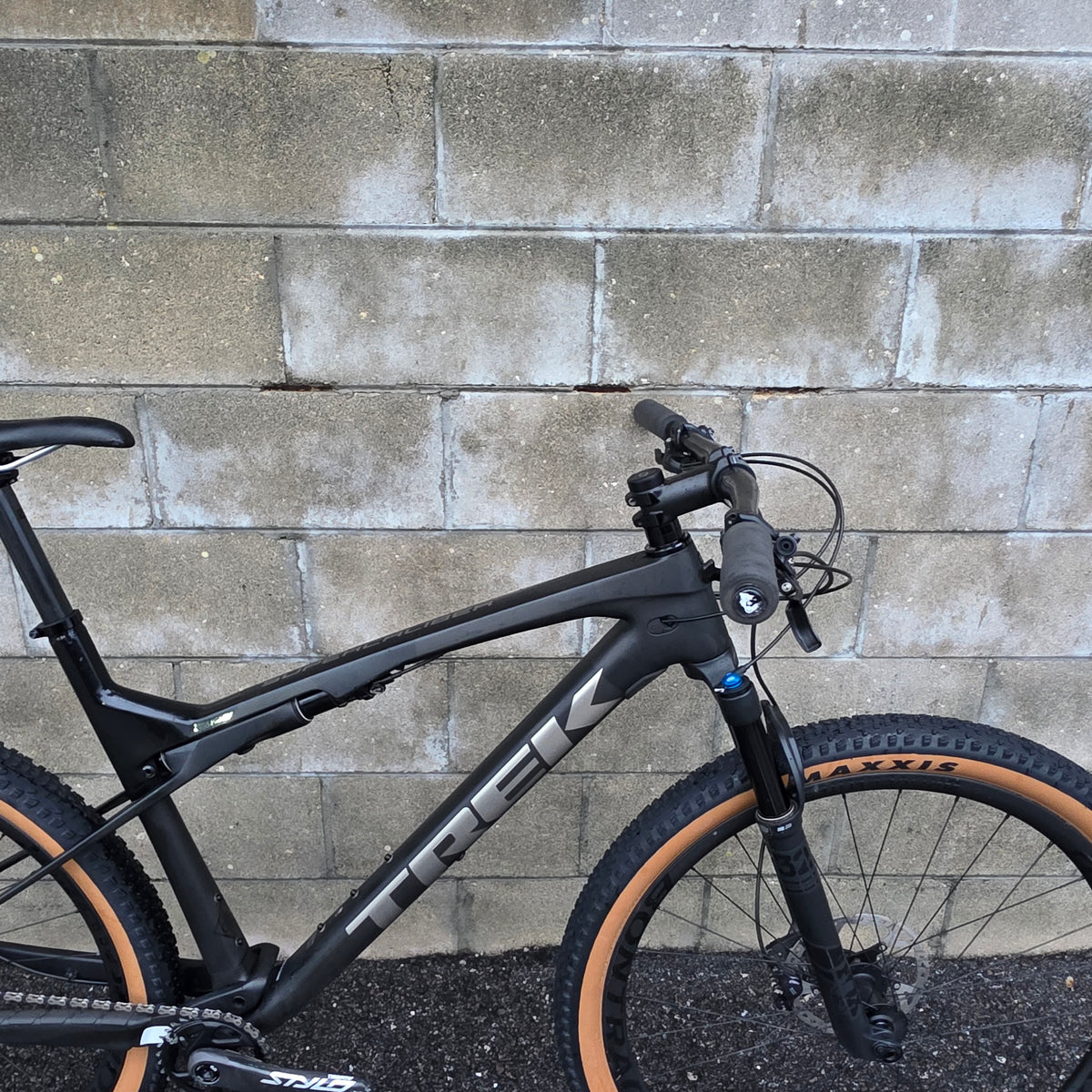 Trek SuperCaliber 9.8 GX Carbon (XXL 23") Kovee Carbon Wheels
