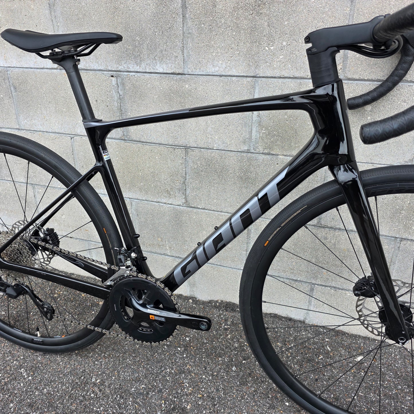 2025 Giant Defy Advanced 2 Carbon (Size Medium)