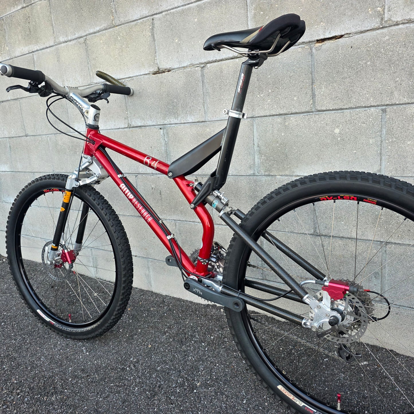 AMP Research B4 XTR Vintage MTB (Large)