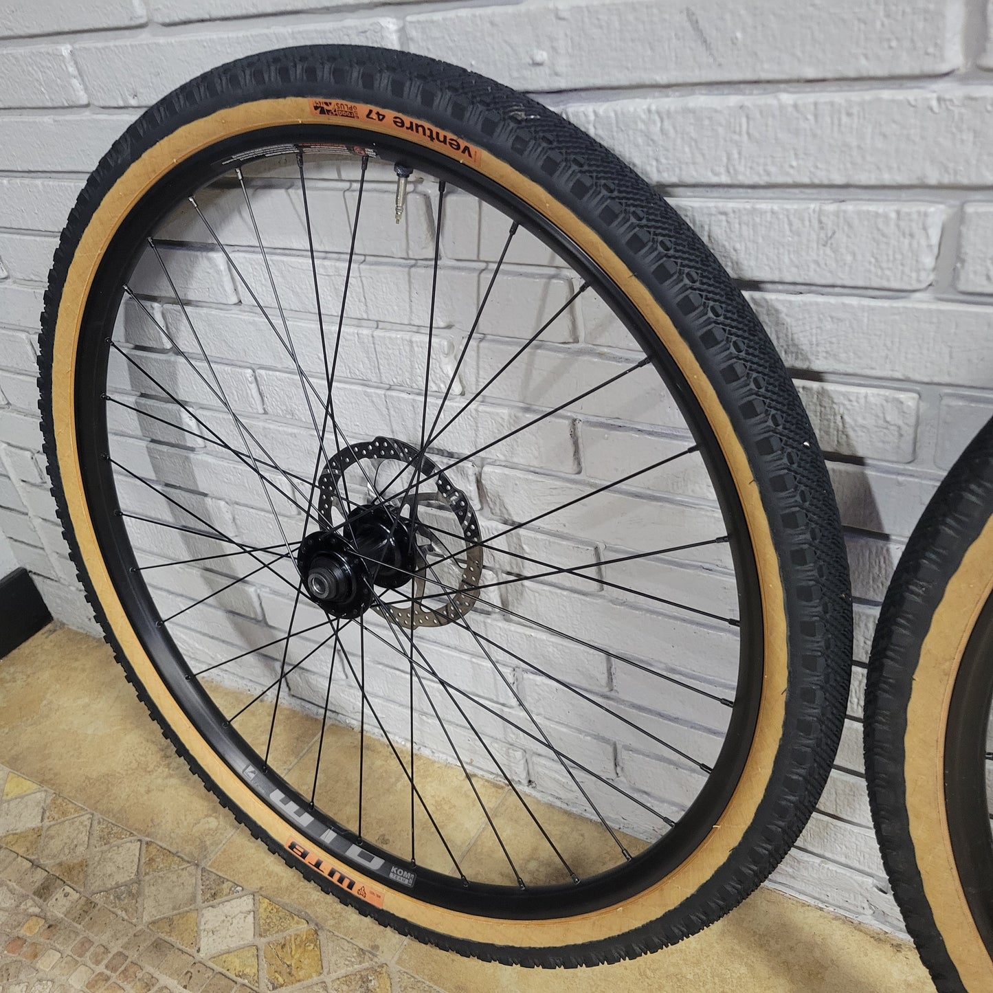 WTB KOM i23 650b gravel wheelset