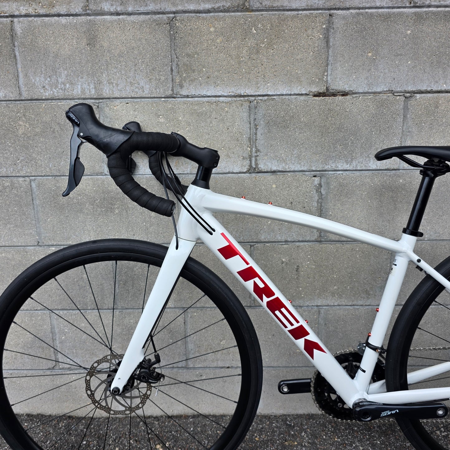 2022 Trek Domane AL3 49cm Road abike White Red