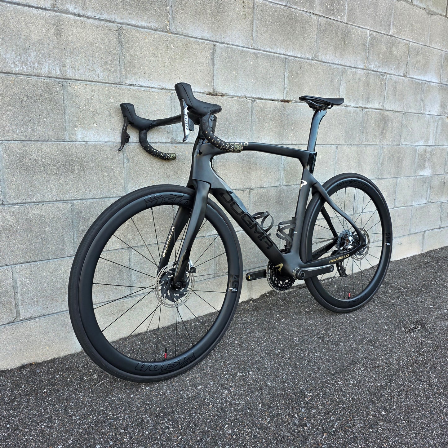 Pinarello Dogma F12 (56cm) SRAM Red AXS