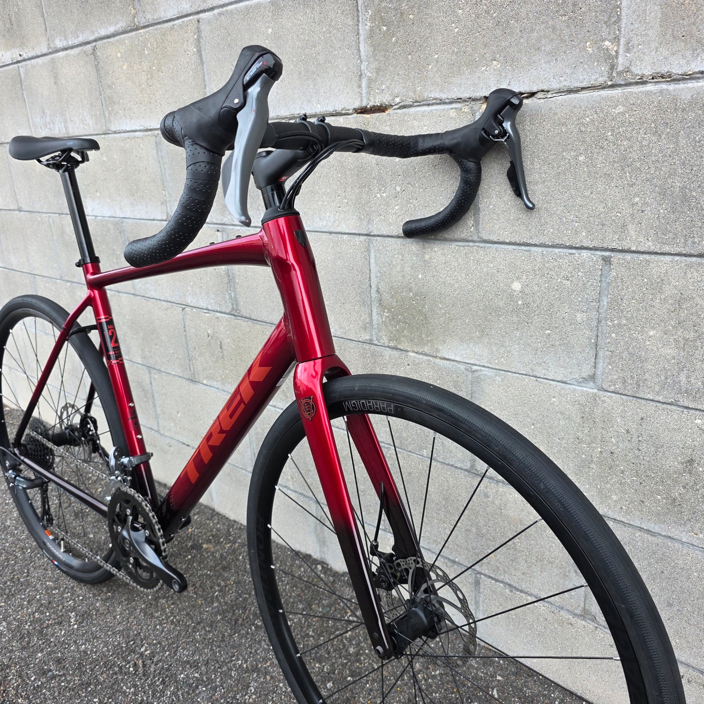 Trek Domane AL 2 (58cm) Road Bike
