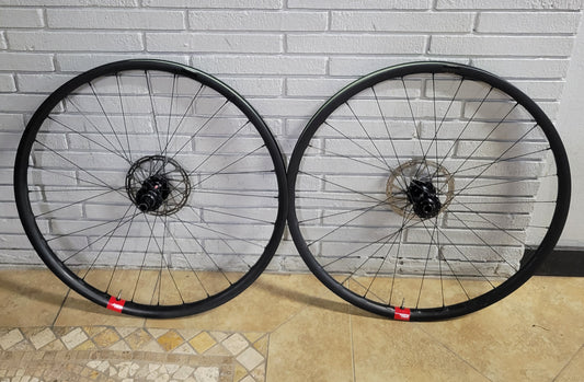 Santa Cruz Reserve 30 Carbon Wheelset 29 Dt Swiss Boost