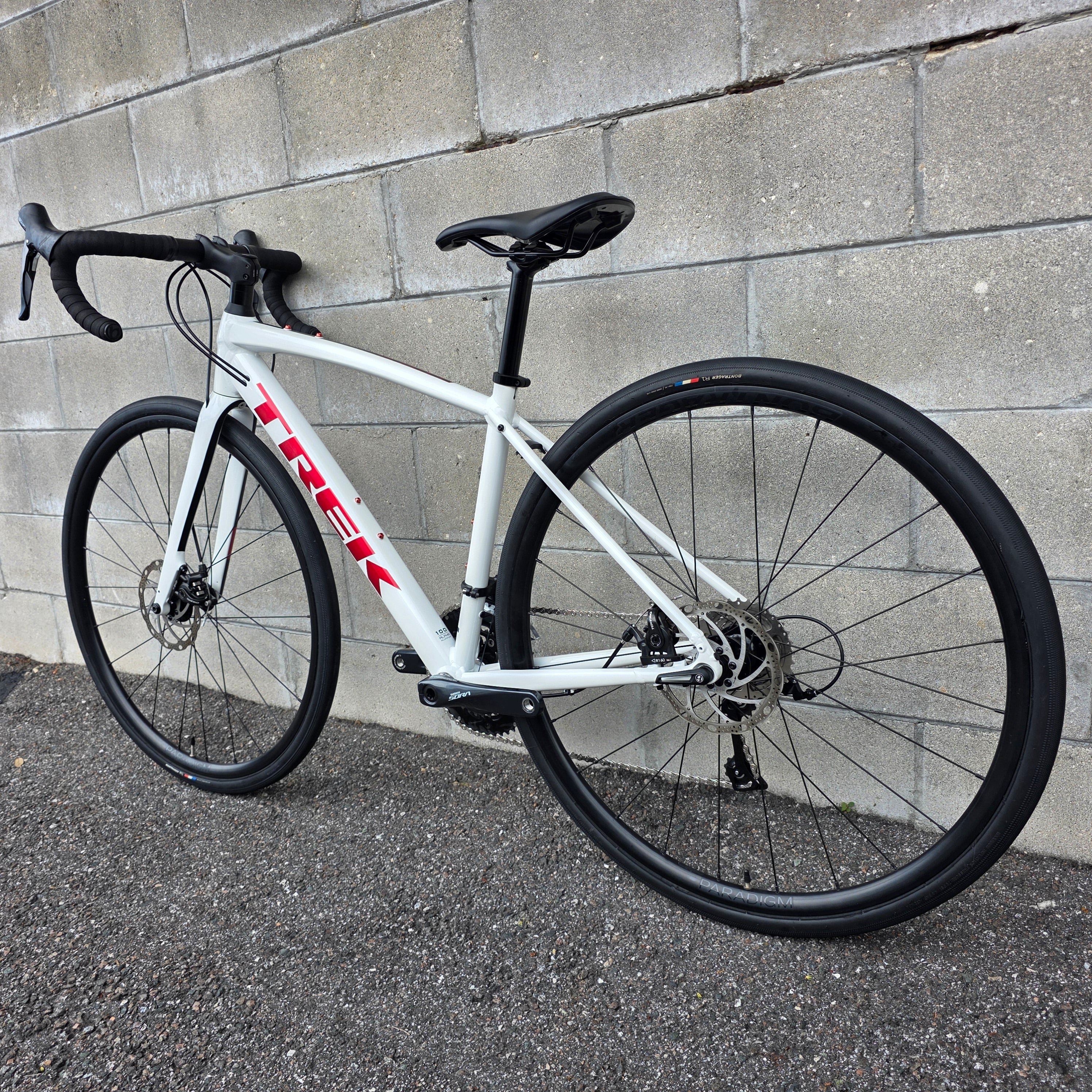 2022 Trek Domane AL3 49cm Road abike White Red – South Tampa