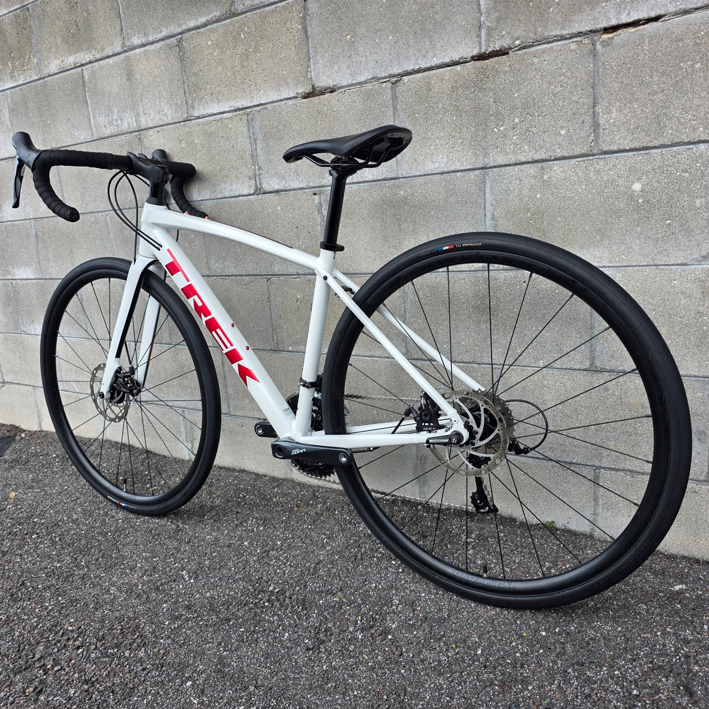 2022 Trek Domane AL3 49cm Road abike White Red