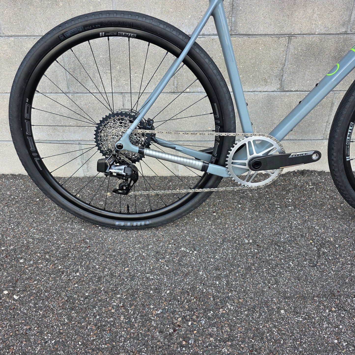 Open Wide (Medium)Carbon Gravel Bike Force AXS