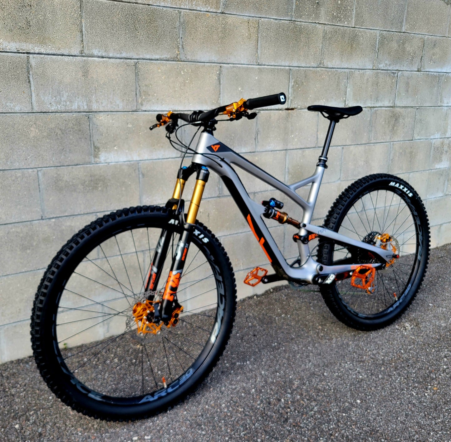 YT Jeffsey Carbon Pro Race 29 (Large)