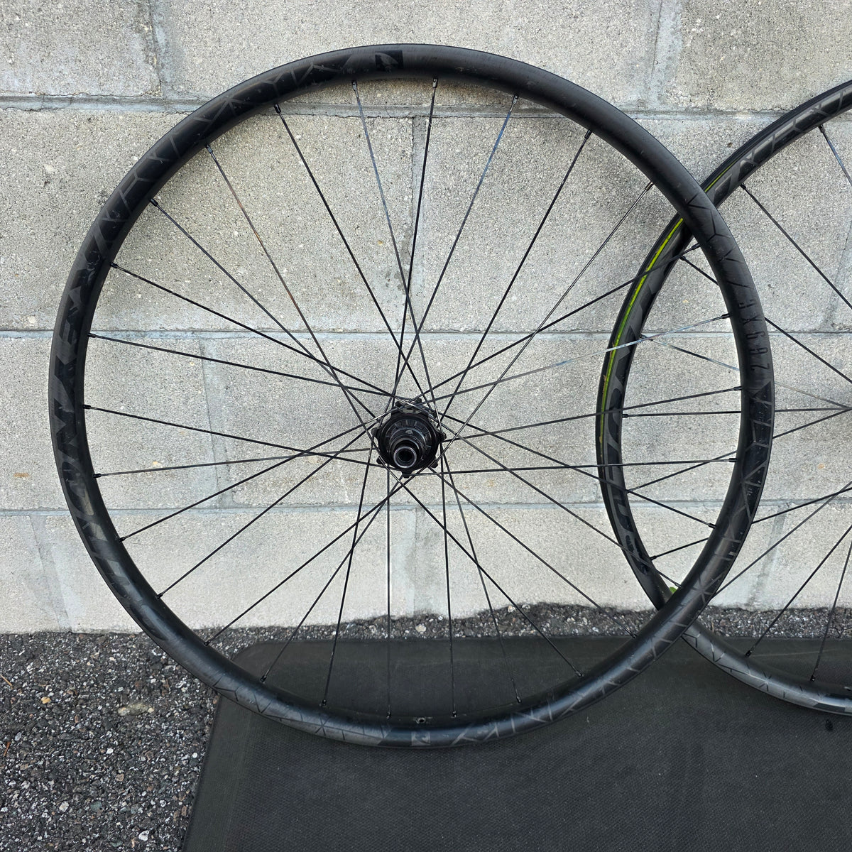 Reynolds Black Label 289/309 XC 29 wheelset Hydra Boost XD