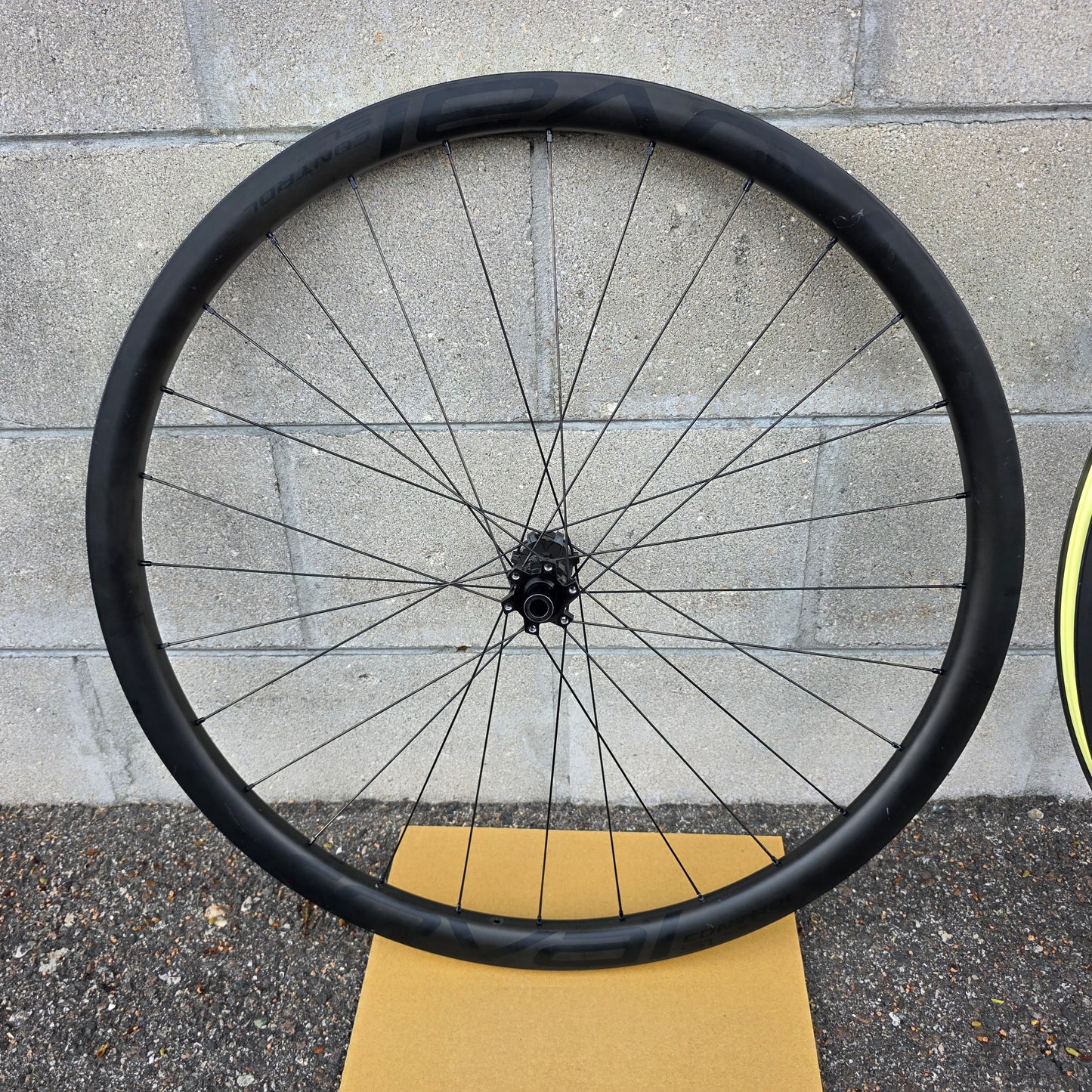 Roval Control SL 29 6B Carbon Gravel Wheelset 12x142, 12x100