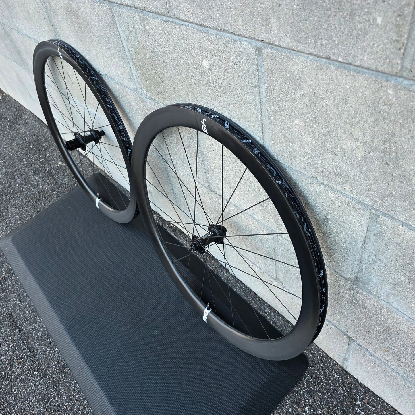 ENVE 45 Foundation DISC Carbon Road Bike Wheelset Shimano
