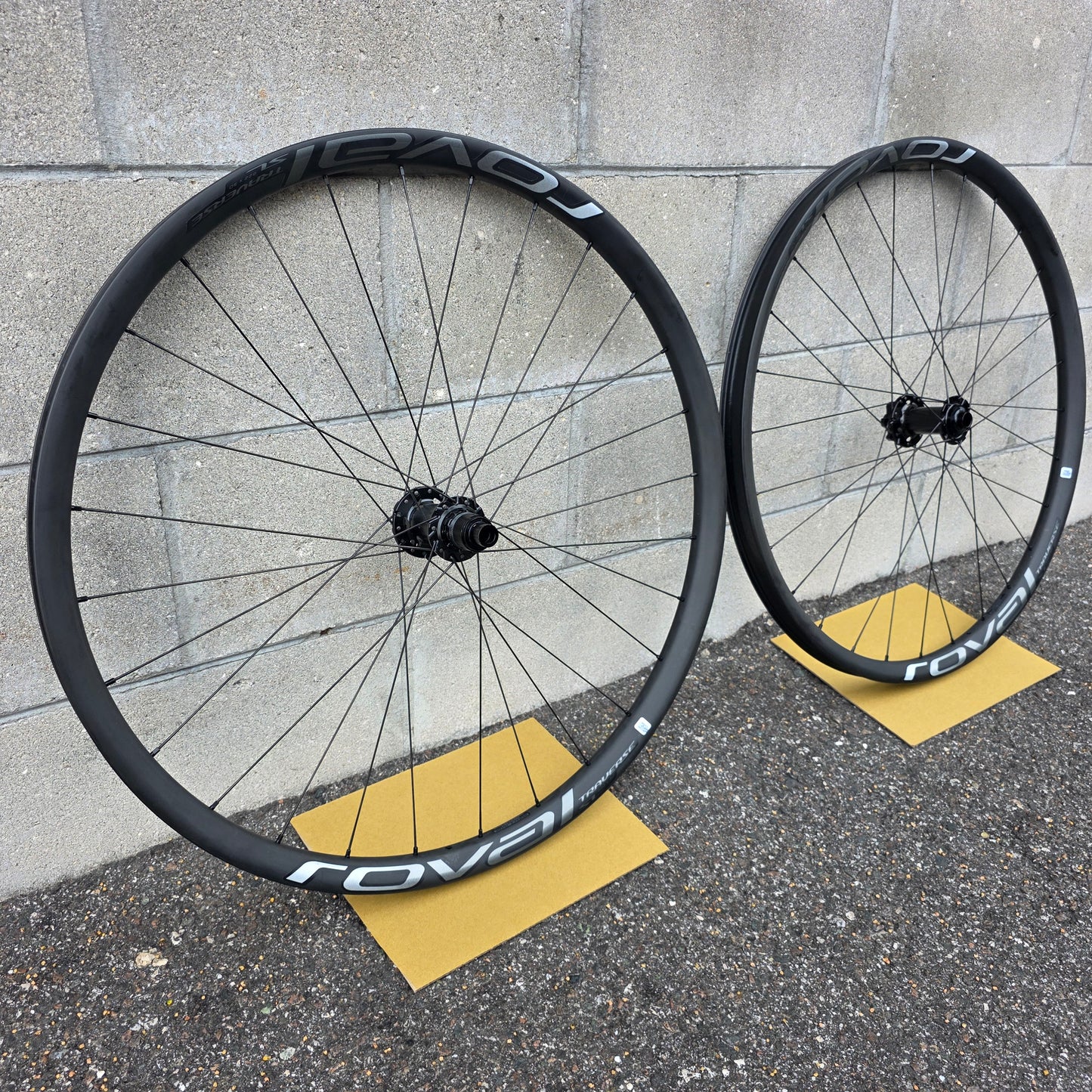 Roval Traverse SL 29 6b Carbon Wheelset DT 240