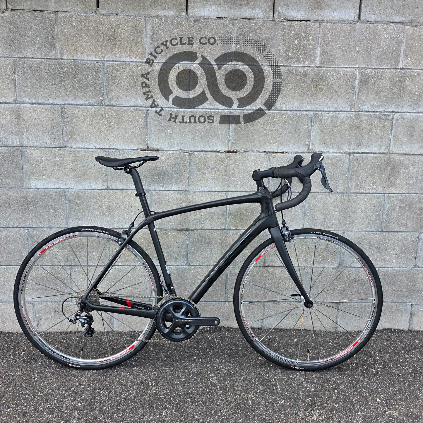 Trek Domane SL 6 Ultegra (56cm) Carbon Road Bike