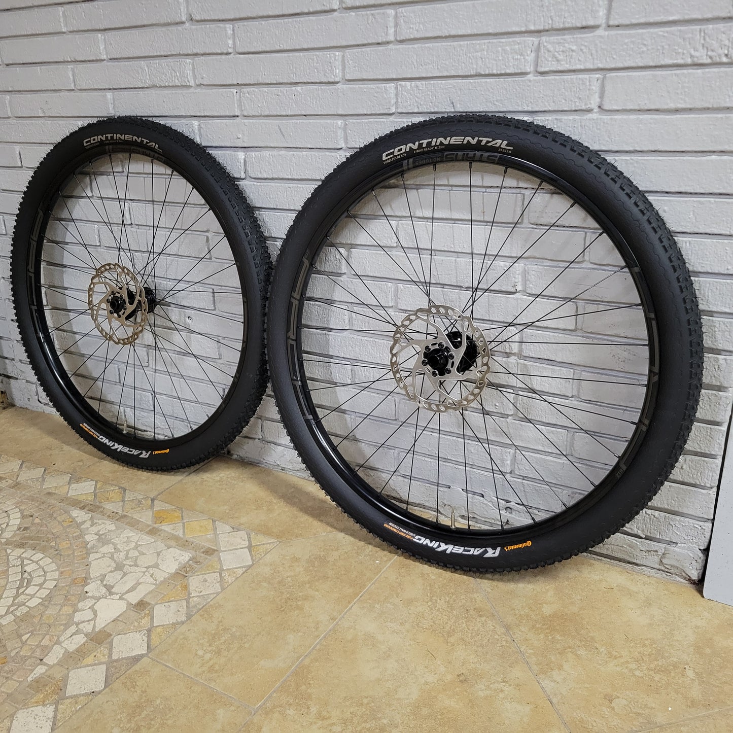 Stan's Arch MK3 27.5 650b Gravel Wheelset, Continental Race King