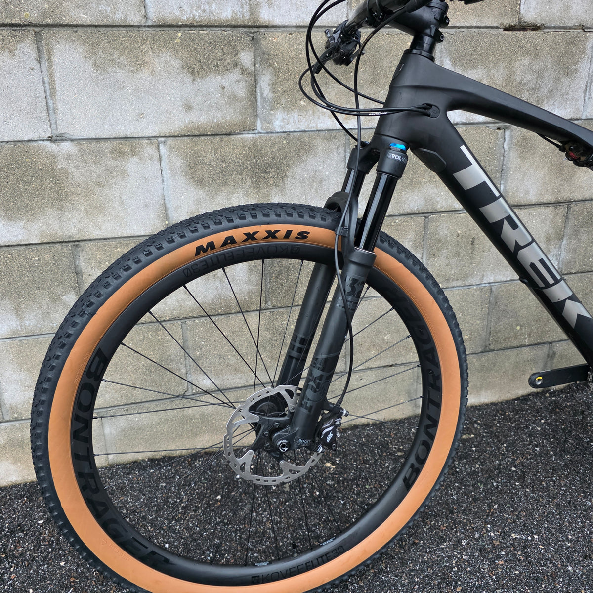 Trek SuperCaliber 9.8 GX Carbon (XXL 23") Kovee Carbon Wheels