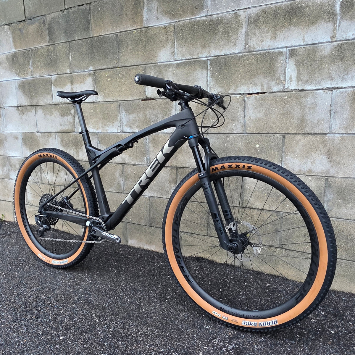 Trek SuperCaliber 9.8 GX Carbon (XXL 23") Kovee Carbon Wheels
