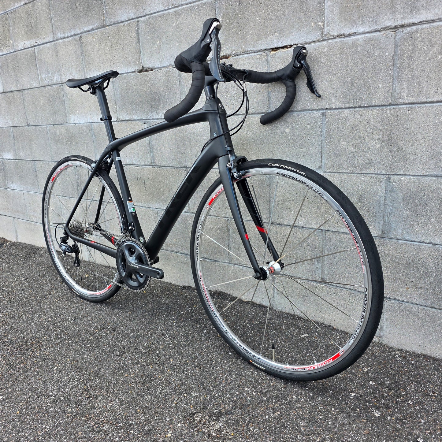 Trek Domane SL 6 Ultegra (56cm) Carbon Road Bike