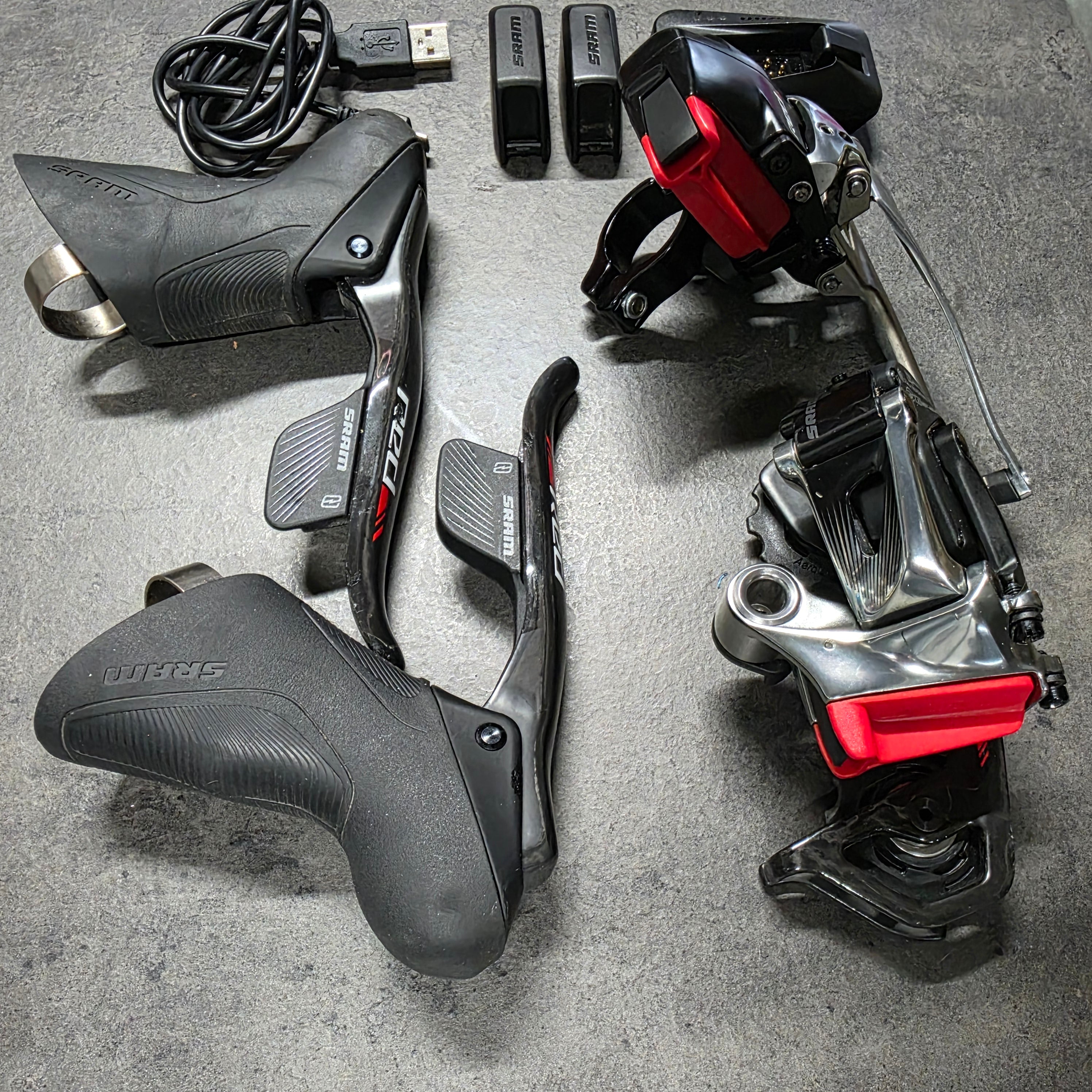 SRAM RED e-TAP WiFli 2x11s 電動ワイヤレス リム SRAM Red Etap AXS Electronic Wireless 11 Speed Groupset Rim Brake