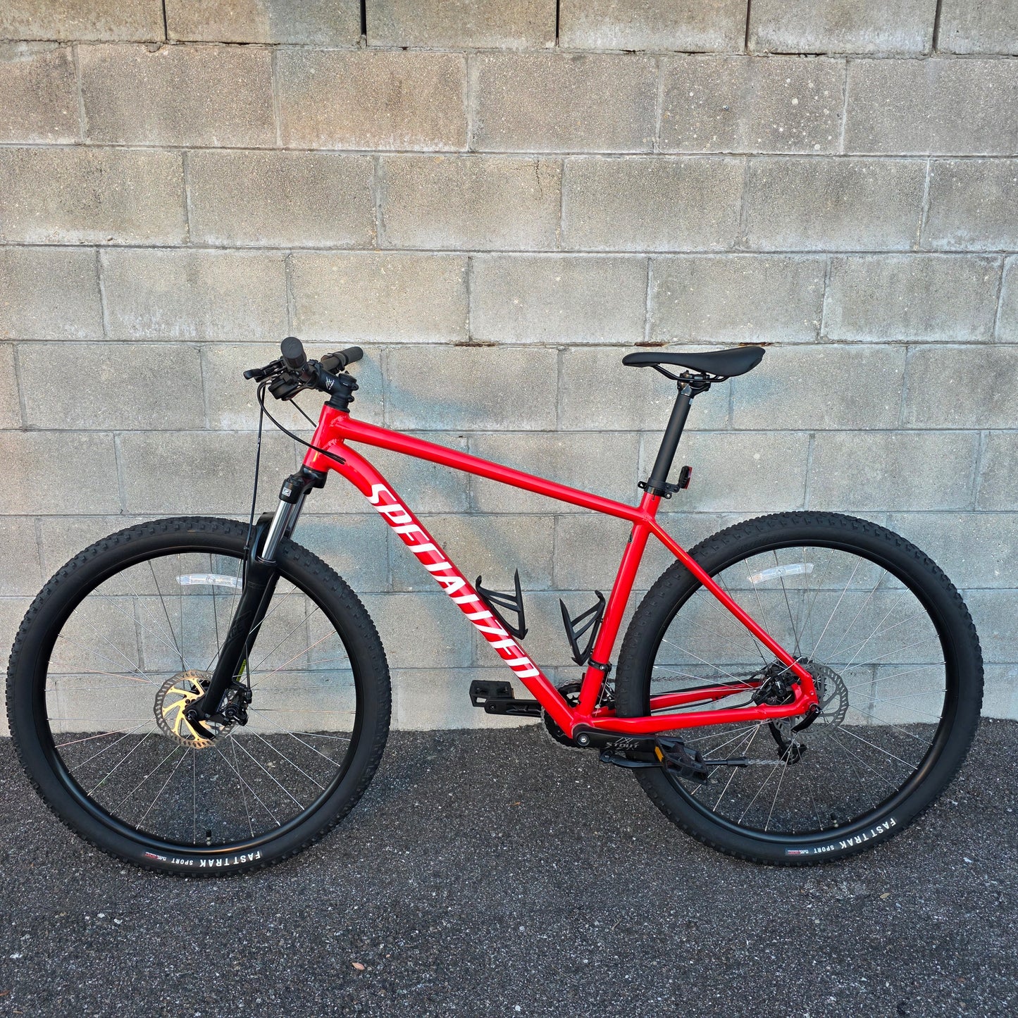 2023 Specialized Rockhopper XL (Local in-store pick up only)