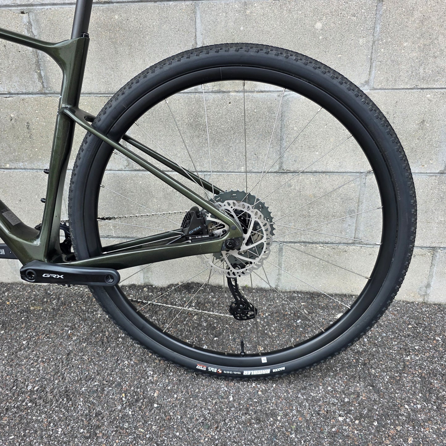 2022 Giant Revolt Advanced GRX Carbon Gravel Bike (Size Medium)