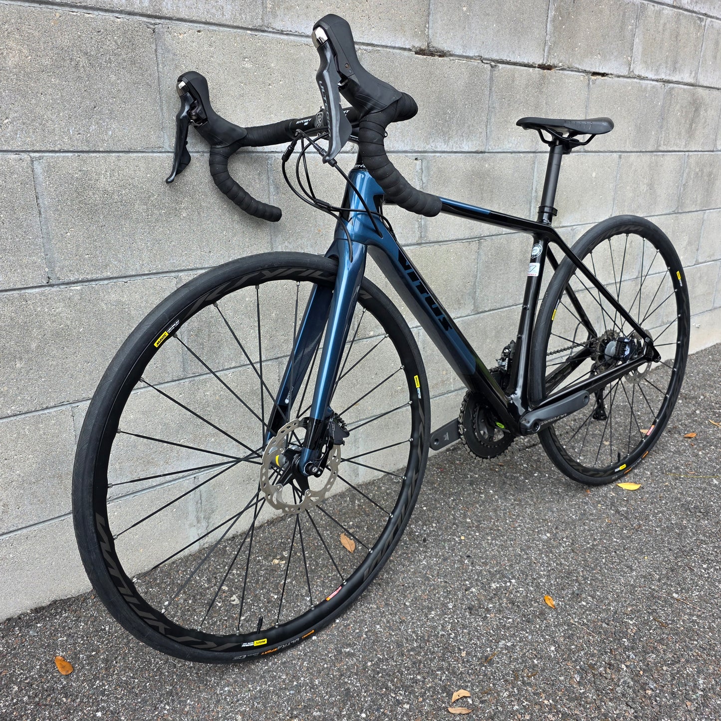 Vitus Vitesse Evo CR Carbon Disc Ultegra (48cm) Road Bike