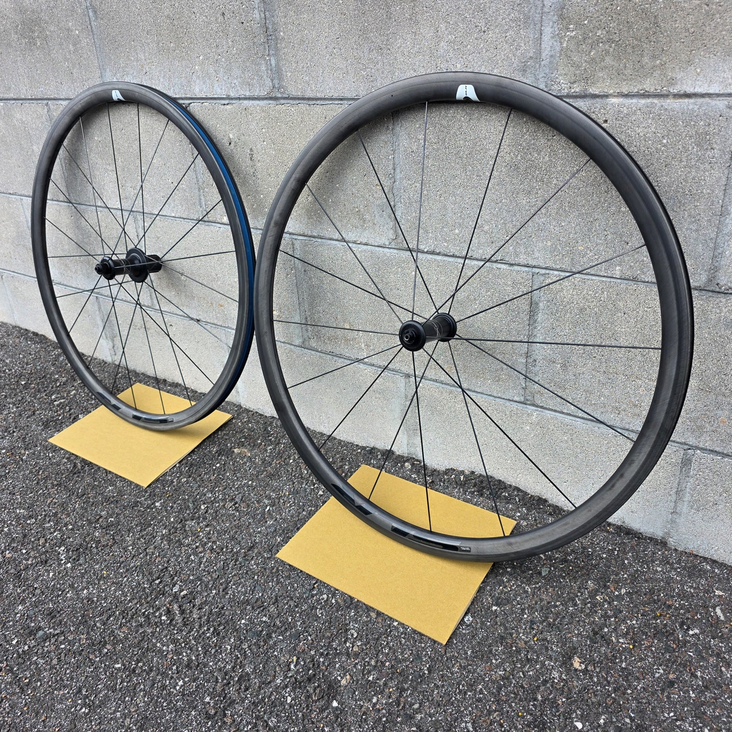 Giant SLR 0 Carbon Road Bike Wheelset Rim Brake Clincher TLR