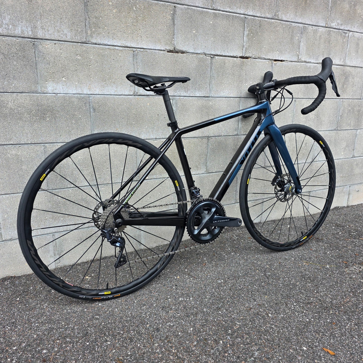 Vitus Vitesse Evo CR Carbon Disc Ultegra (48cm) Road Bike